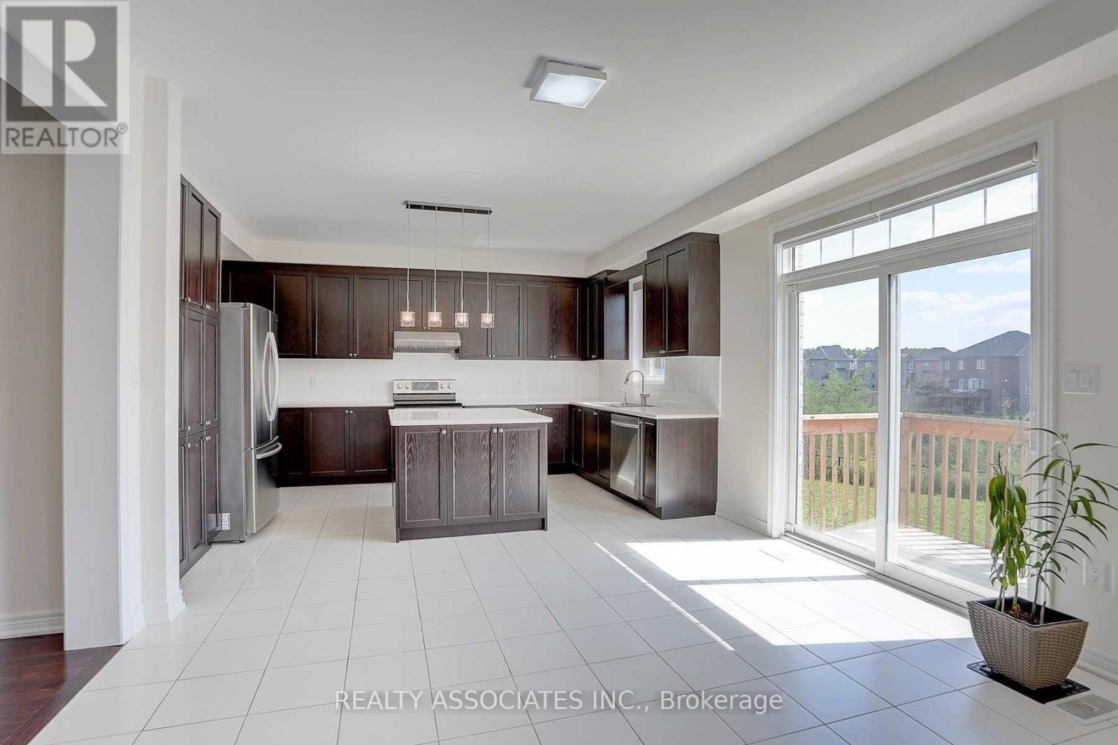 153 Roy Harper Avenue, Aurora, Ontario L4G 0V6 - Photo 9 - N13777608