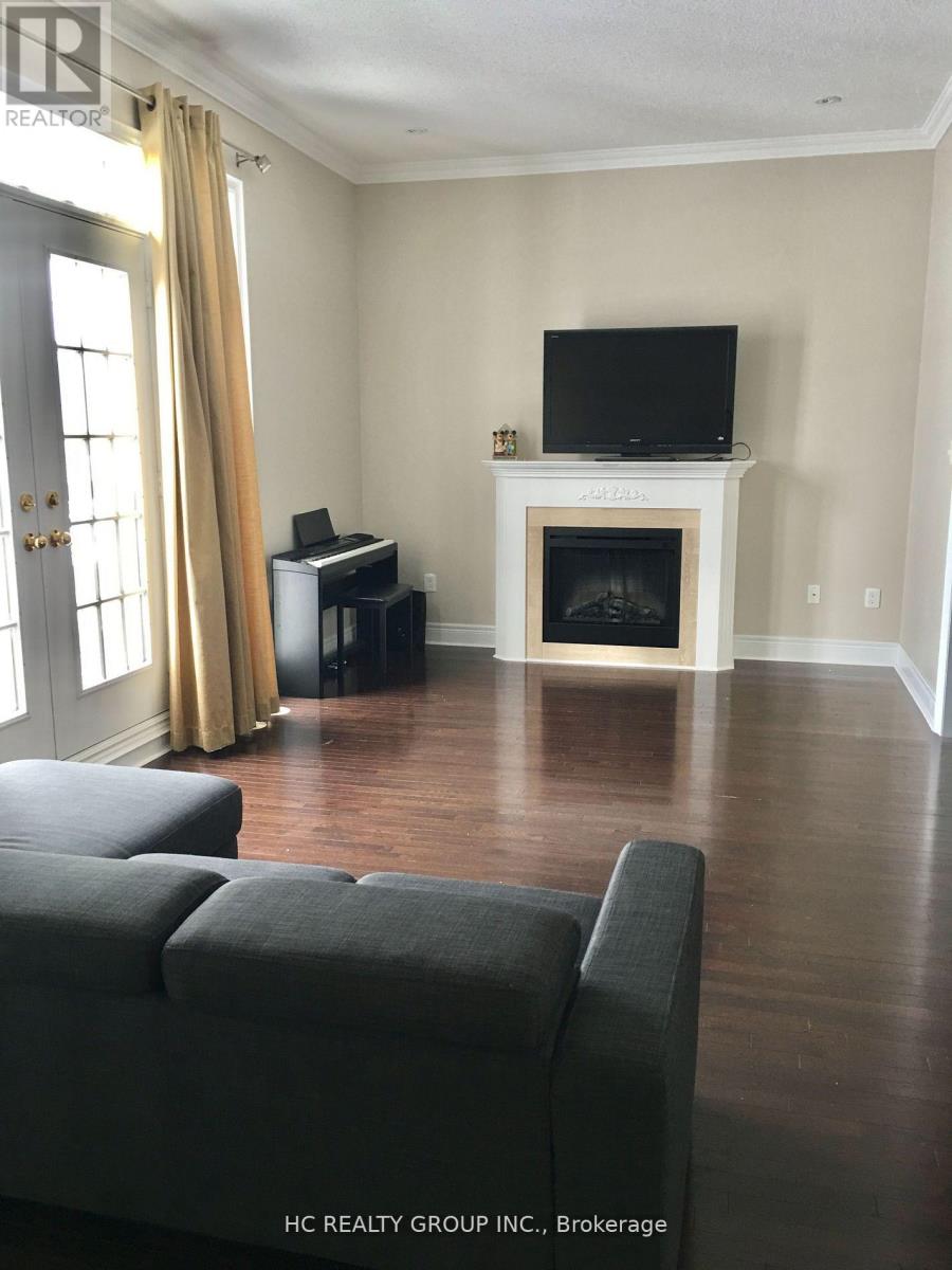 37 Rouge Valley Drive W, Markham, Ontario  L6G 0C1 - Photo 4 - N13777620
