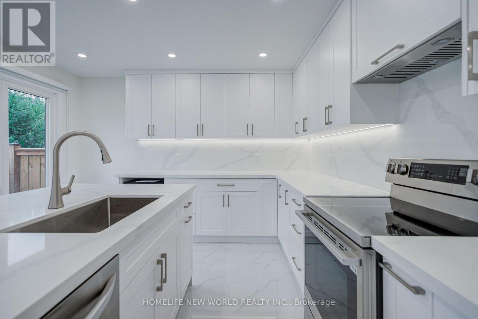 199 Harrowsmith Drive W, Mississauga, Ontario  L5R 1R8 - Photo 15 - W13777606
