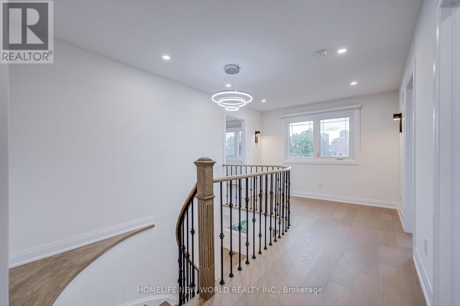 199 Harrowsmith Drive W, Mississauga, Ontario  L5R 1R8 - Photo 18 - W13777606