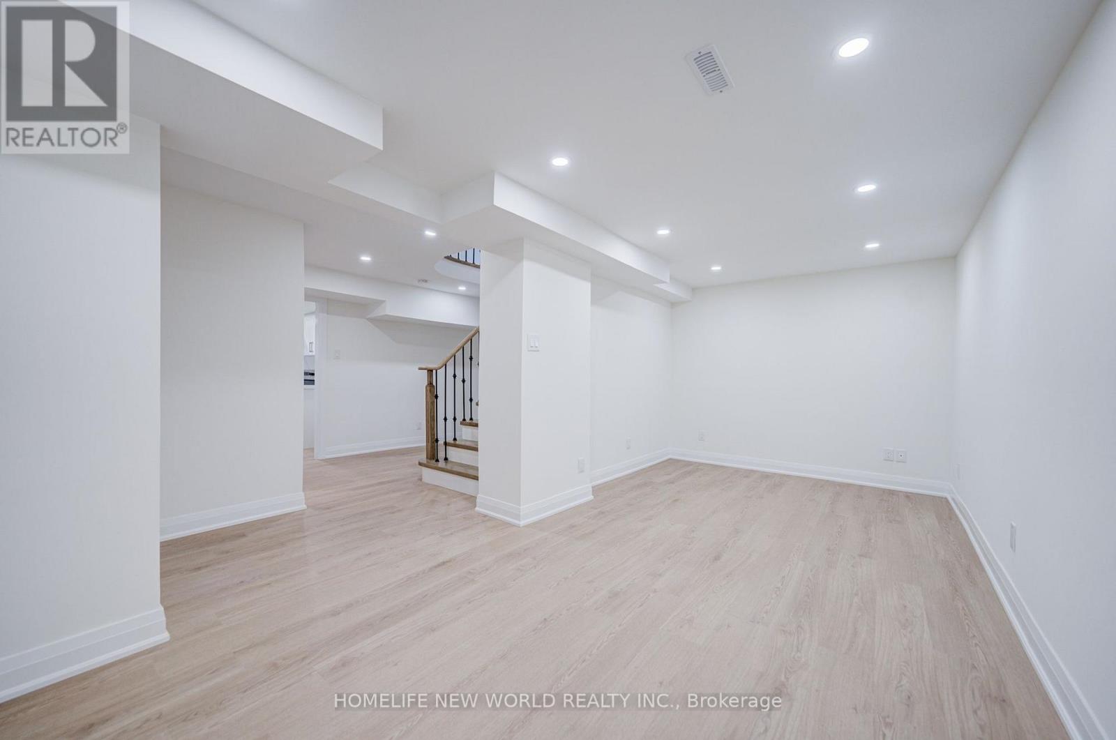 199 Harrowsmith Drive W, Mississauga, Ontario  L5R 1R8 - Photo 29 - W13777606