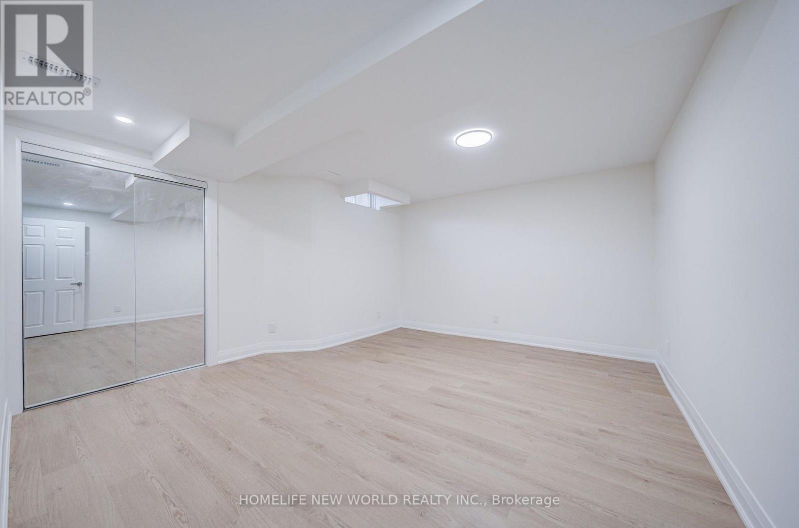199 Harrowsmith Drive W, Mississauga, Ontario  L5R 1R8 - Photo 30 - W13777606