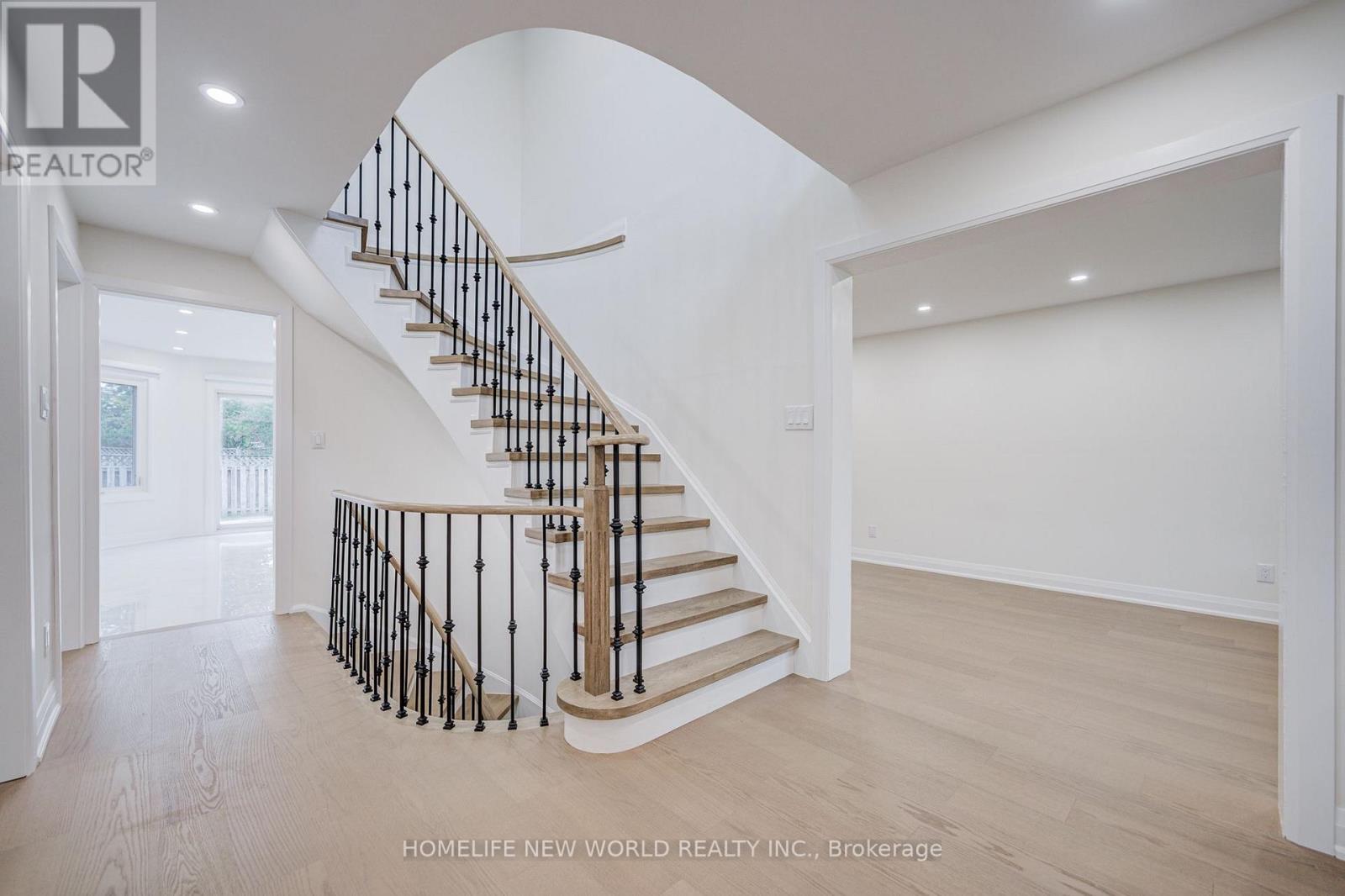 199 Harrowsmith Drive W, Mississauga, Ontario  L5R 1R8 - Photo 6 - W13777606