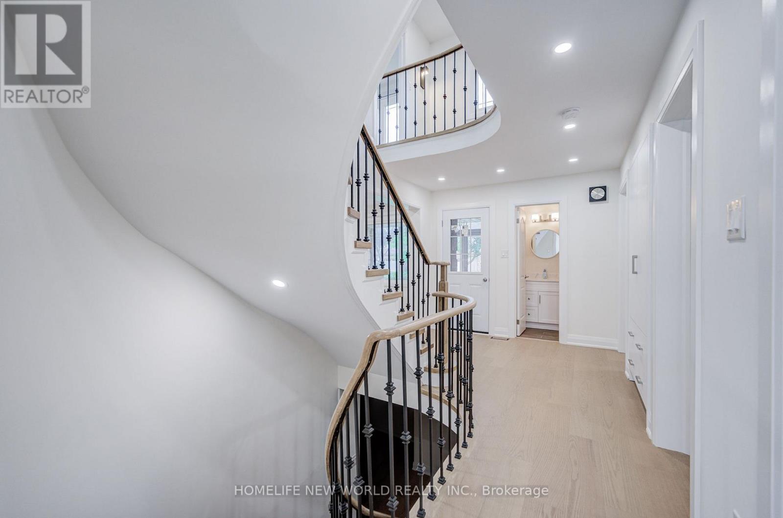 199 Harrowsmith Drive W, Mississauga, Ontario  L5R 1R8 - Photo 8 - W13777606