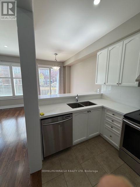 48 Pendulum Circle, Brampton, Ontario  L6R 3N6 - Photo 12 - W13777622