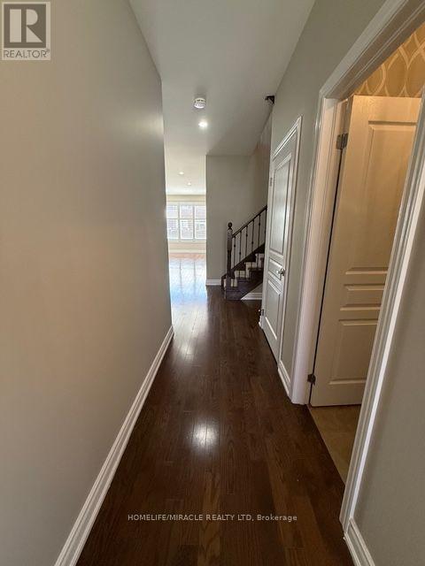 48 Pendulum Circle, Brampton, Ontario  L6R 3N6 - Photo 8 - W13777622