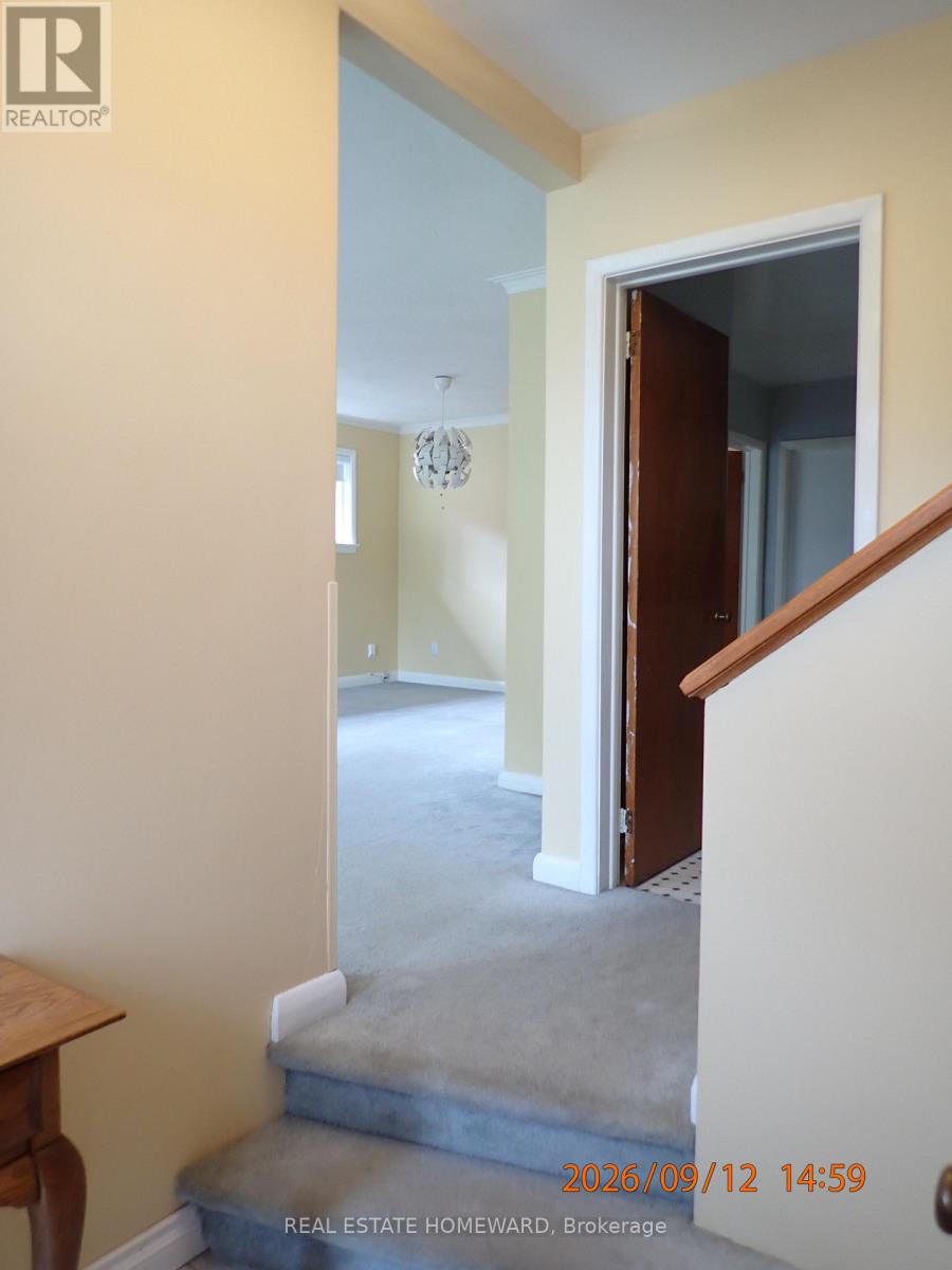Front - 56 Perivale Crescent, Toronto, Ontario  M1J 2C3 - Photo 5 - E13622004