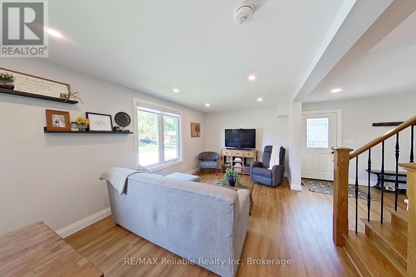 19 Bismark Street, Bluewater, Ontario  N0M 2T0 - Photo 11 - X13777634