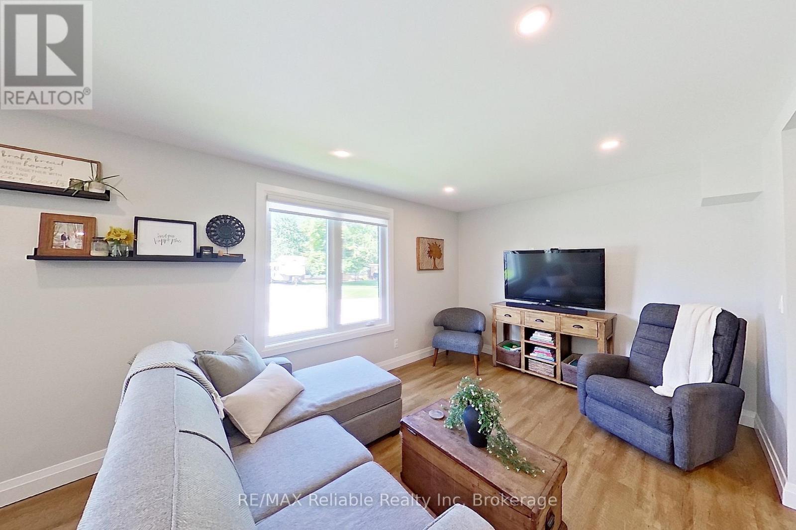 19 Bismark Street, Bluewater, Ontario  N0M 2T0 - Photo 12 - X13777634