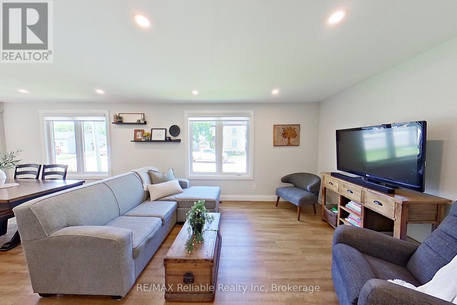 19 Bismark Street, Bluewater, Ontario  N0M 2T0 - Photo 8 - X13777634
