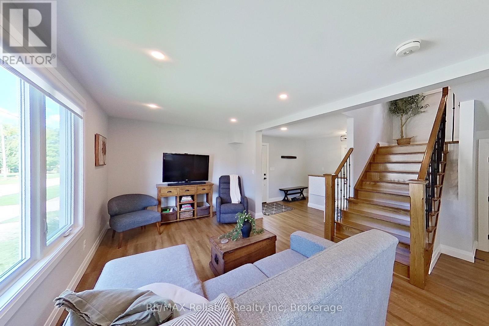 19 Bismark Street, Bluewater, Ontario  N0M 2T0 - Photo 9 - X13777634