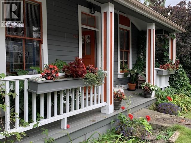 324 Tenth Street, New Westminster, British Columbia  V3M 3Y5 - Photo 3 - R3151836