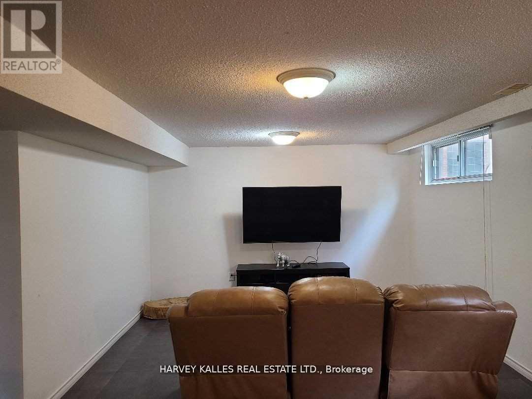 2379 Hensall Street, Mississauga, Ontario  L5A 2T1 - Photo 16 - W13774704