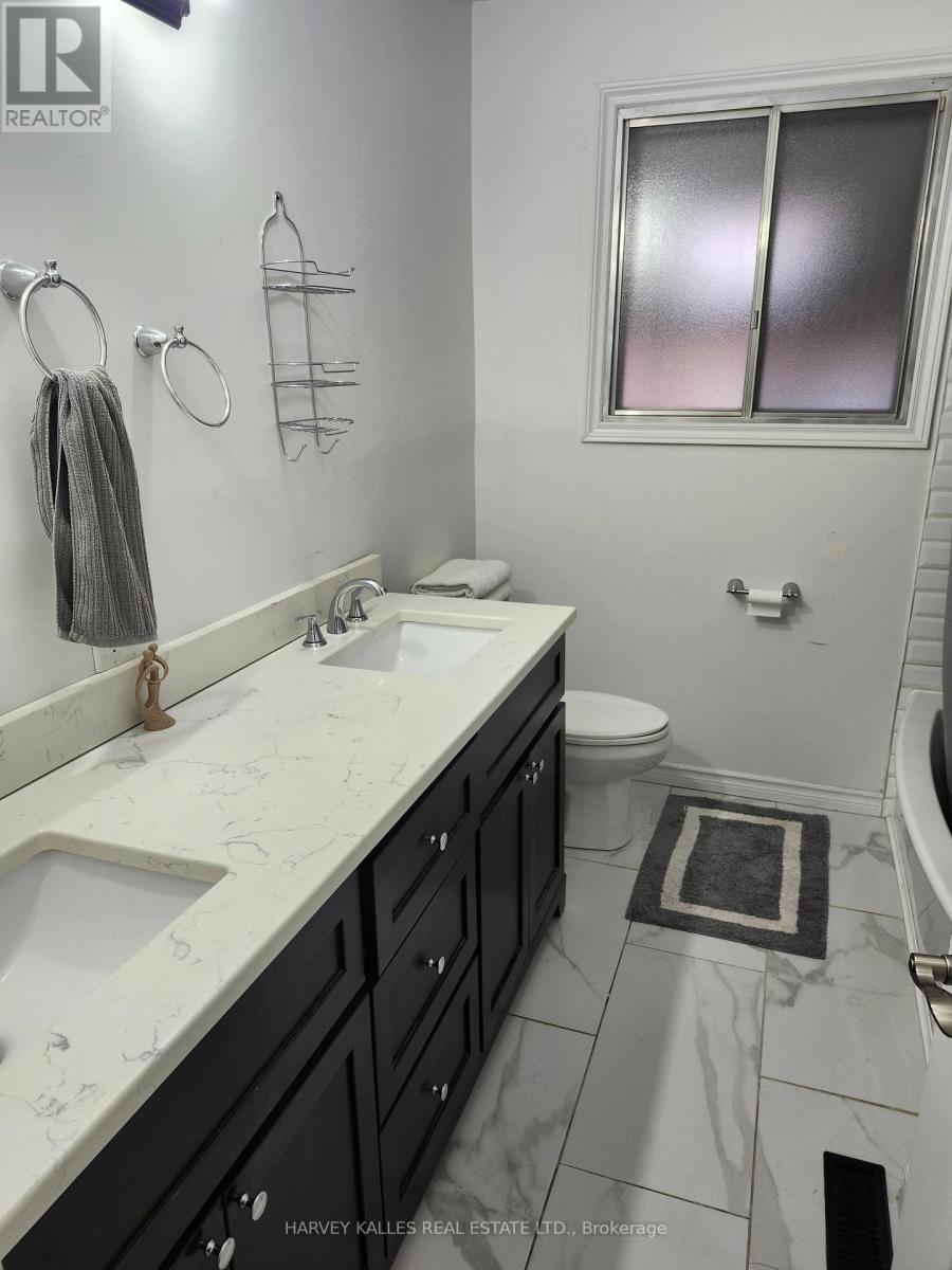 2379 Hensall Street, Mississauga, Ontario  L5A 2T1 - Photo 24 - W13774704