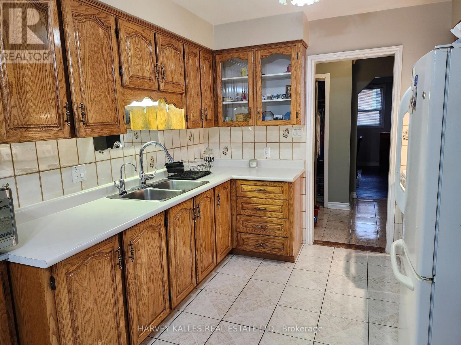 2379 Hensall Street, Mississauga, Ontario  L5A 2T1 - Photo 11 - W13774704