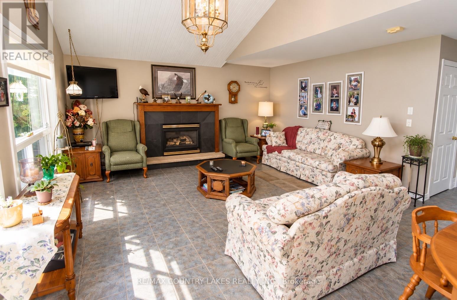 27 Hillcrest Avenue, Kawartha Lakes, Ontario  K0M 2B0 - Photo 16 - X13479290