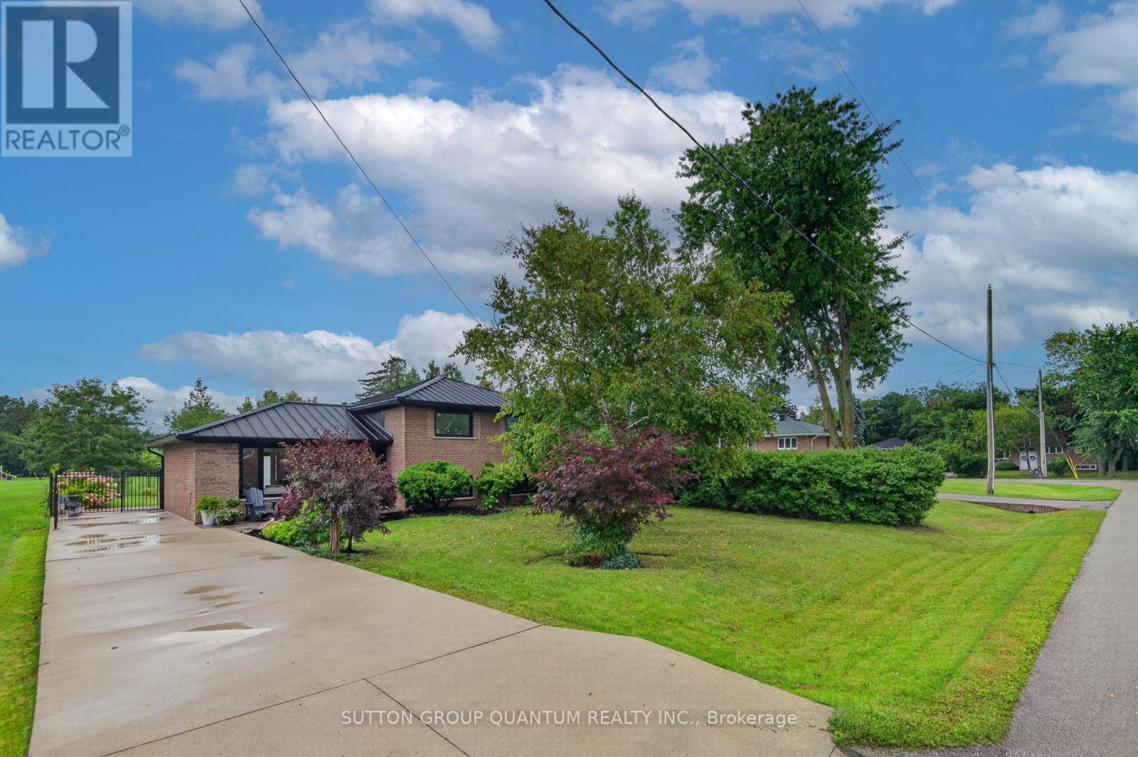 2103 Seabrook Drive, Oakville, Ontario  L6L 2T8 - Photo 3 - W13774378