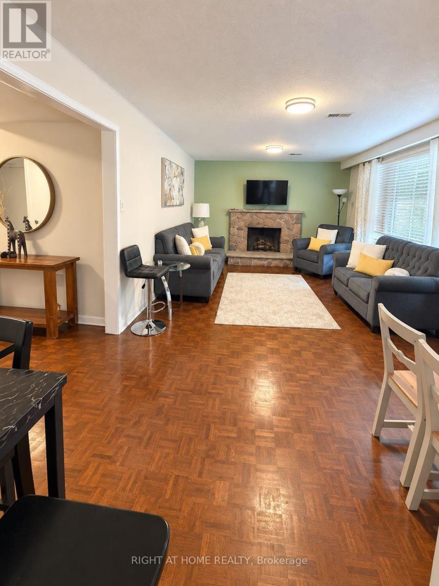 7 The Links Road, Toronto, Ontario  M2P 1T4 - Photo 13 - C13750924