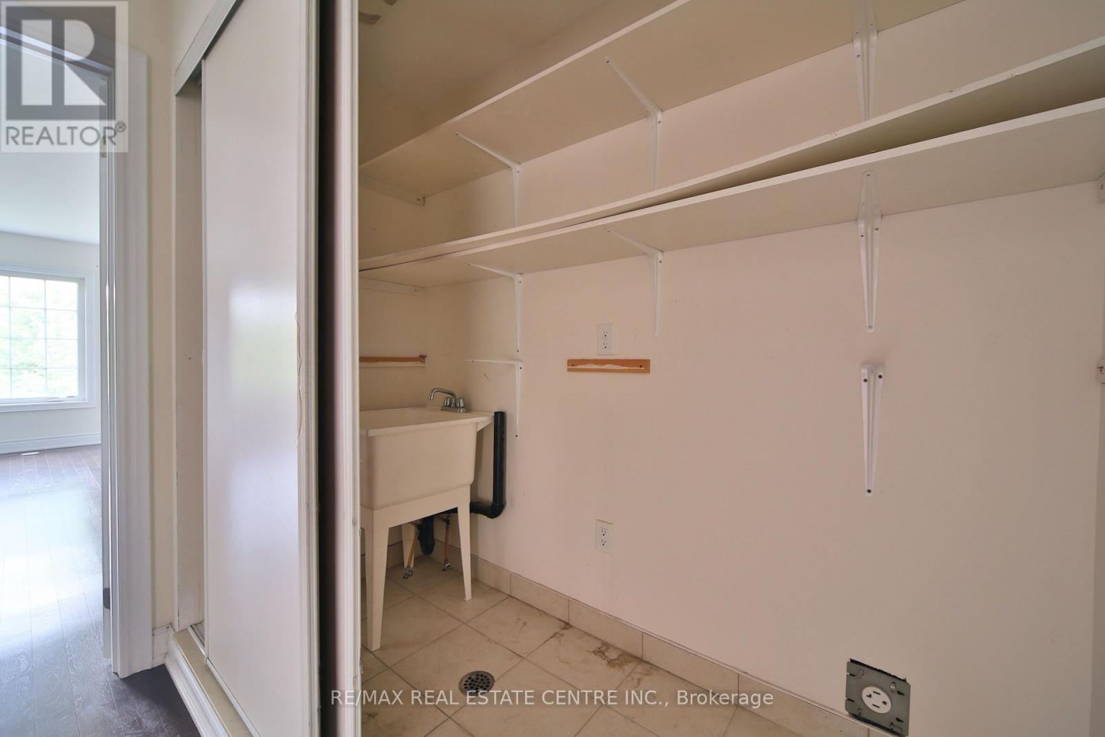 211 Appleton Court, Newmarket, Ontario  L3Y 0B8 - Photo 17 - N13741010