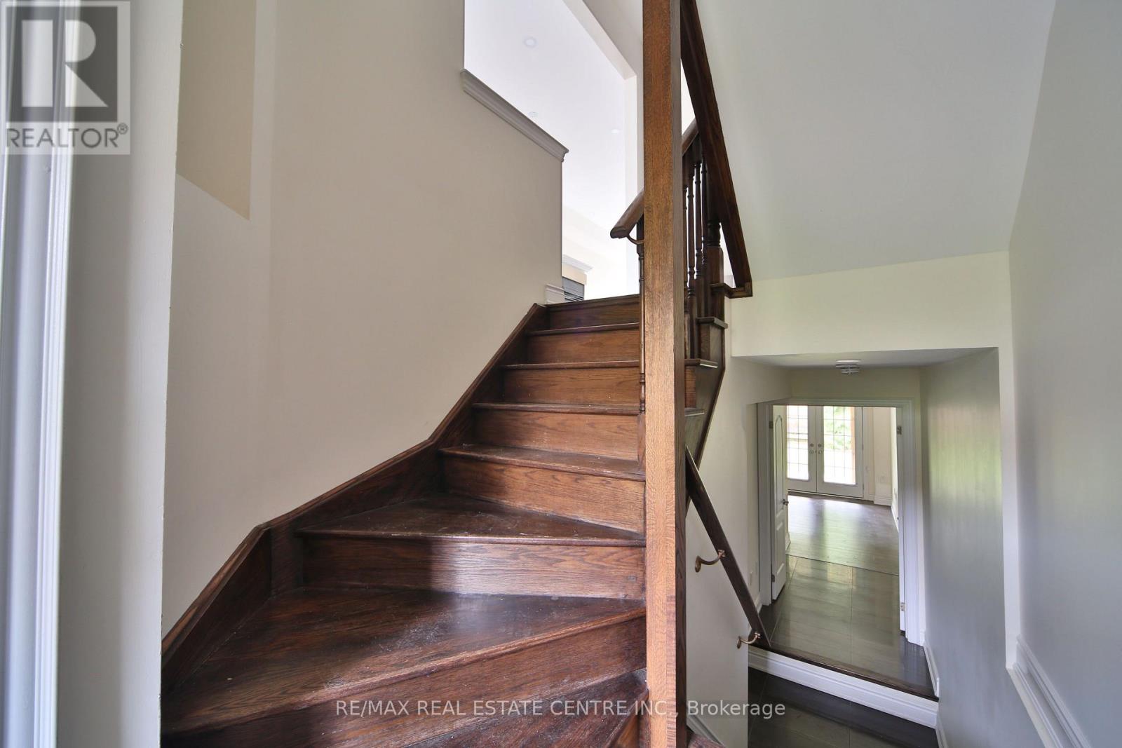 211 Appleton Court, Newmarket, Ontario  L3Y 0B8 - Photo 5 - N13741010