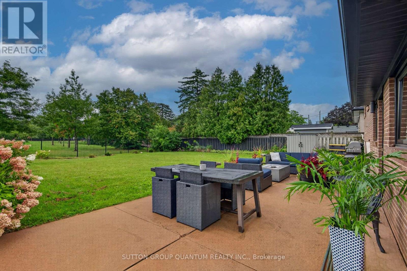 2103 Seabrook Drive, Oakville, Ontario  L6L 2T8 - Photo 3 - W13774378