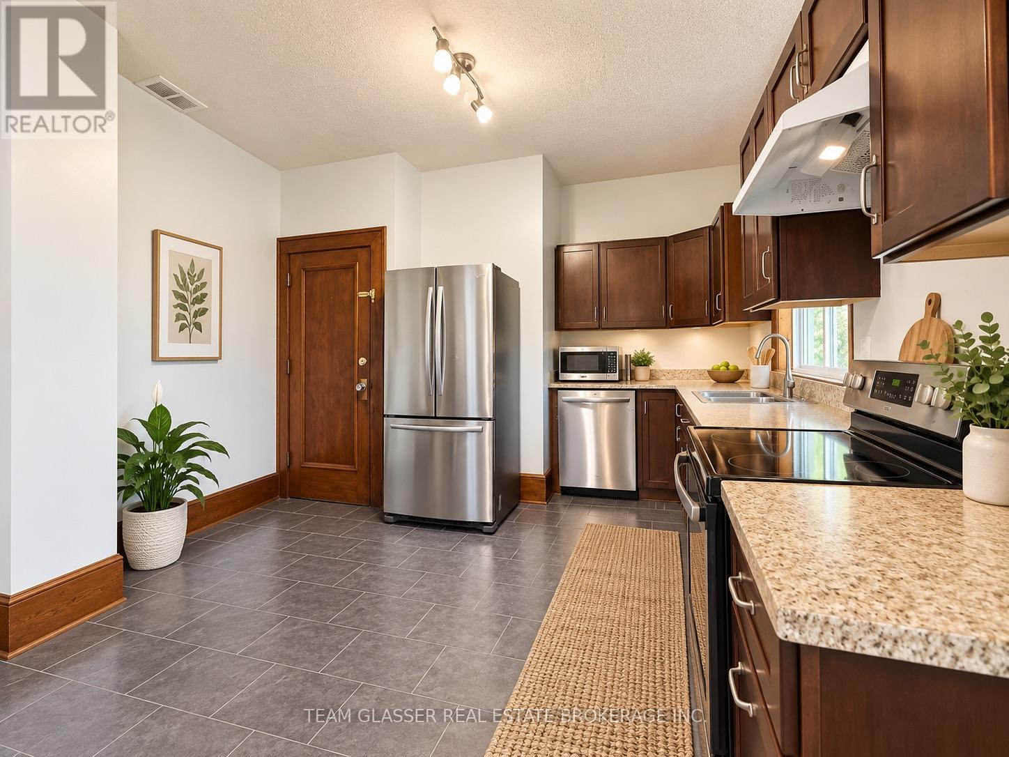 Upper - 884 Trafalgar Street, London East, Ontario  N5Z 1E8 - Photo 9 - X13777686