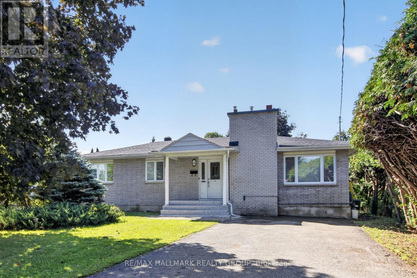 44 APPLEFORD STREET, Ottawa, Ontario