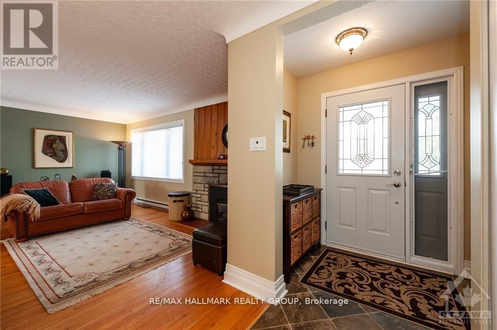 44 Appleford Street, Ottawa, Ontario  K1J 6T8 - Photo 5 - X13777680