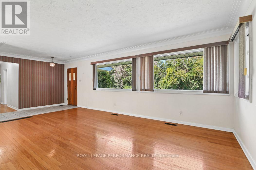 18 Honey Gables Drive, Ottawa, Ontario  K1V 1H5 - Photo 7 - X13763636