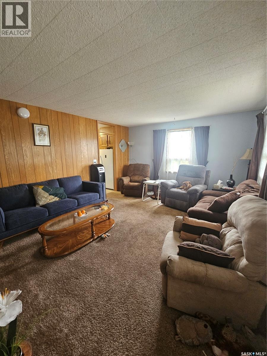 107 2nd Street S, Cabri, Saskatchewan  S0N 0J0 - Photo 9 - SK048314