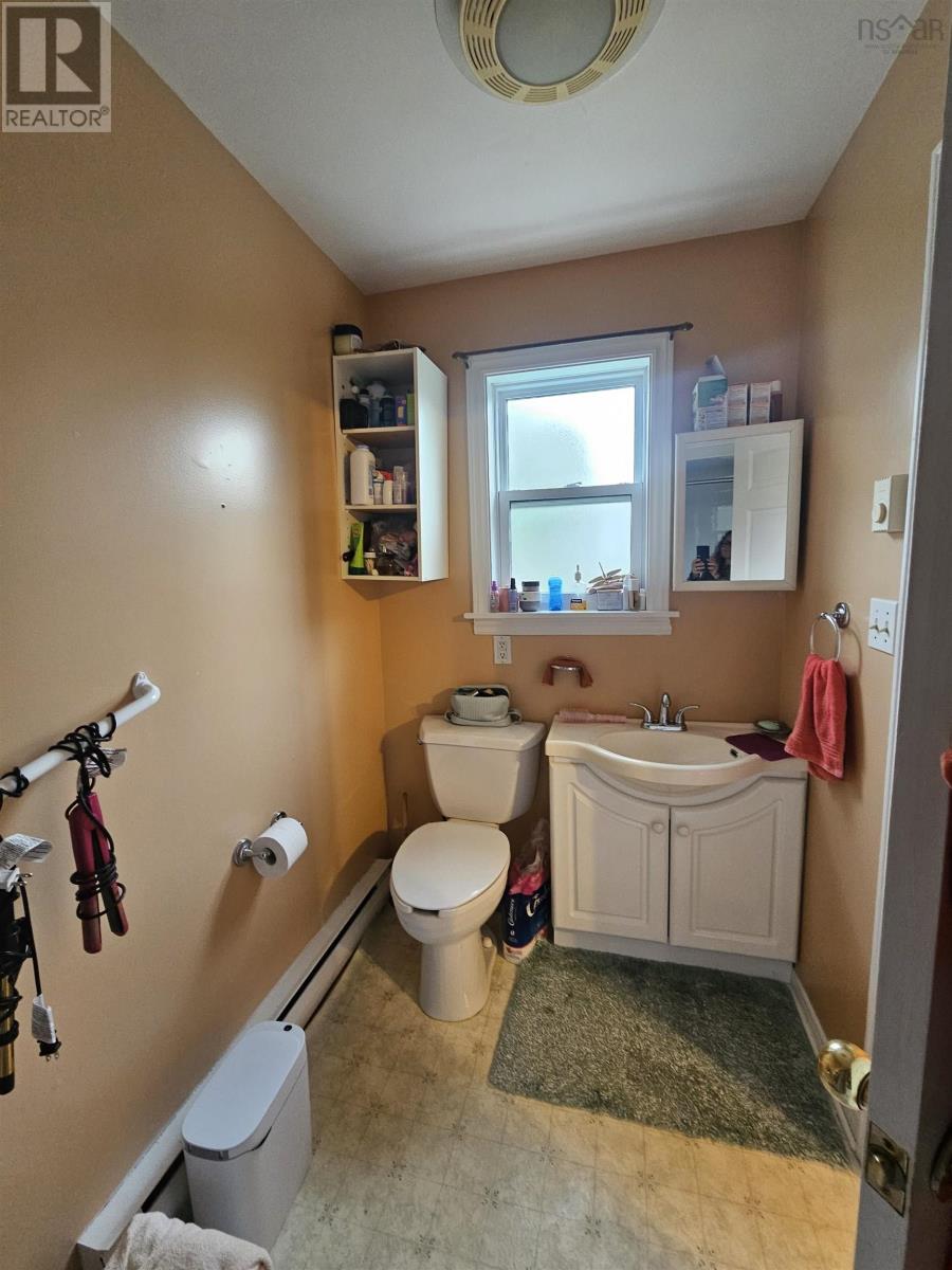 6 Alphonse Street, Glace Bay, Nova Scotia  B1A 4A3 - Photo 12 - 202623138