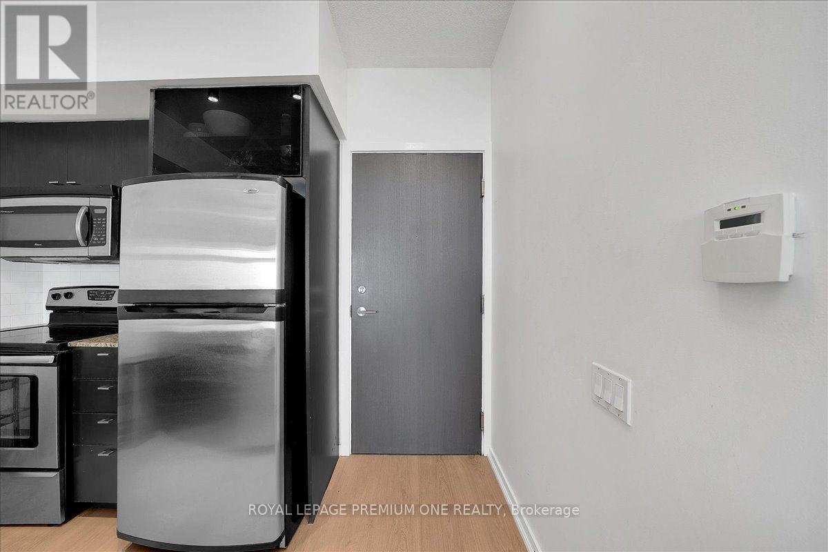 901 - 103 The Queensway, Toronto, Ontario  M6S 5B3 - Photo 6 - W13777682