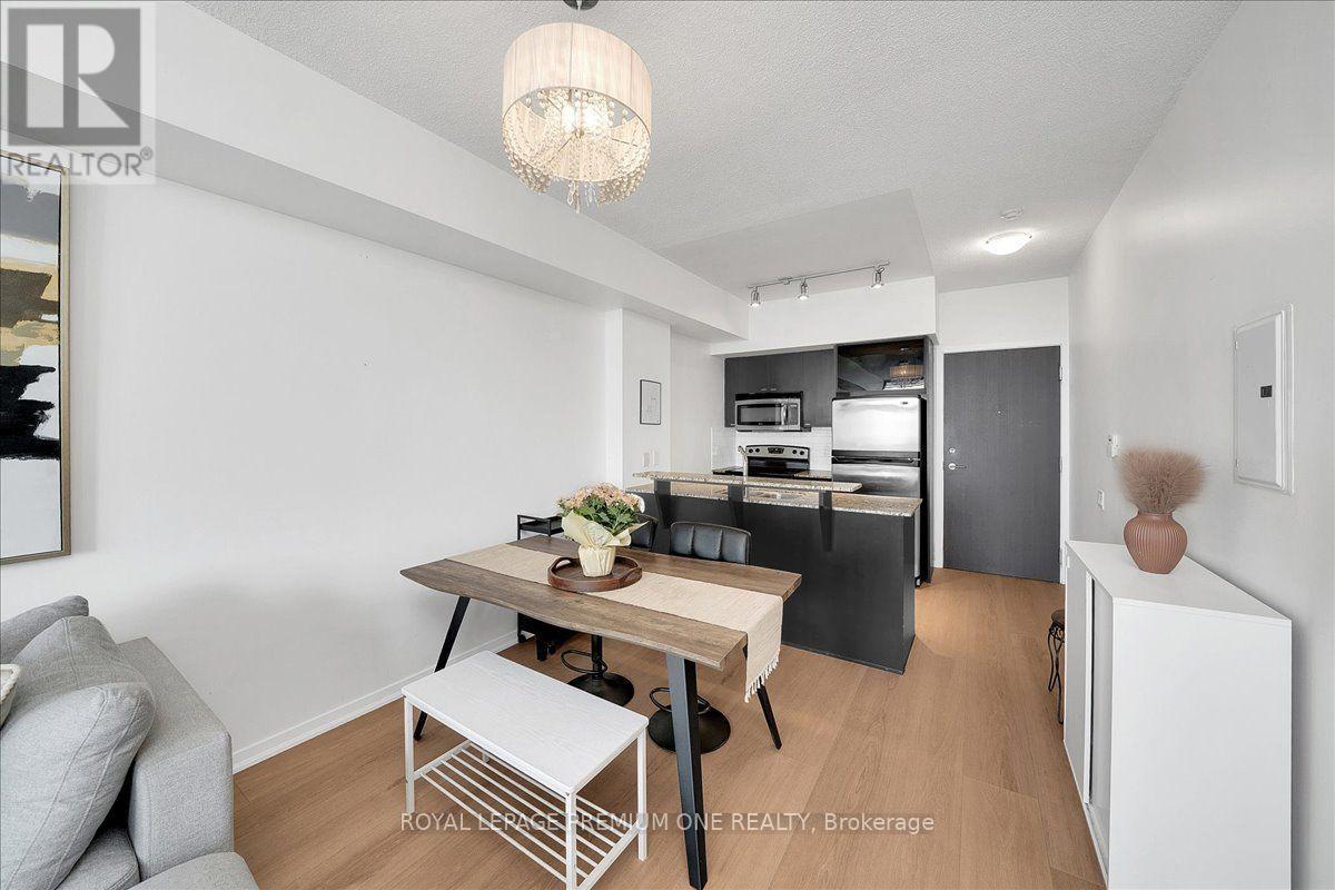 901 - 103 The Queensway, Toronto, Ontario  M6S 5B3 - Photo 8 - W13777682