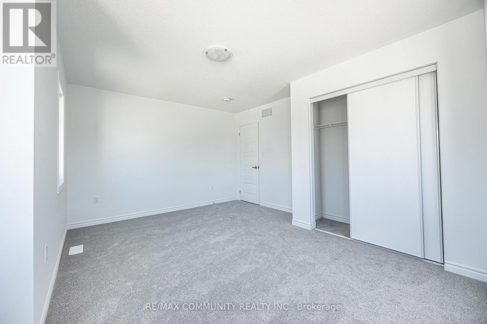 1483 Mockingbird Square, Pickering, Ontario  L1X 0N8 - Photo 13 - E13750114