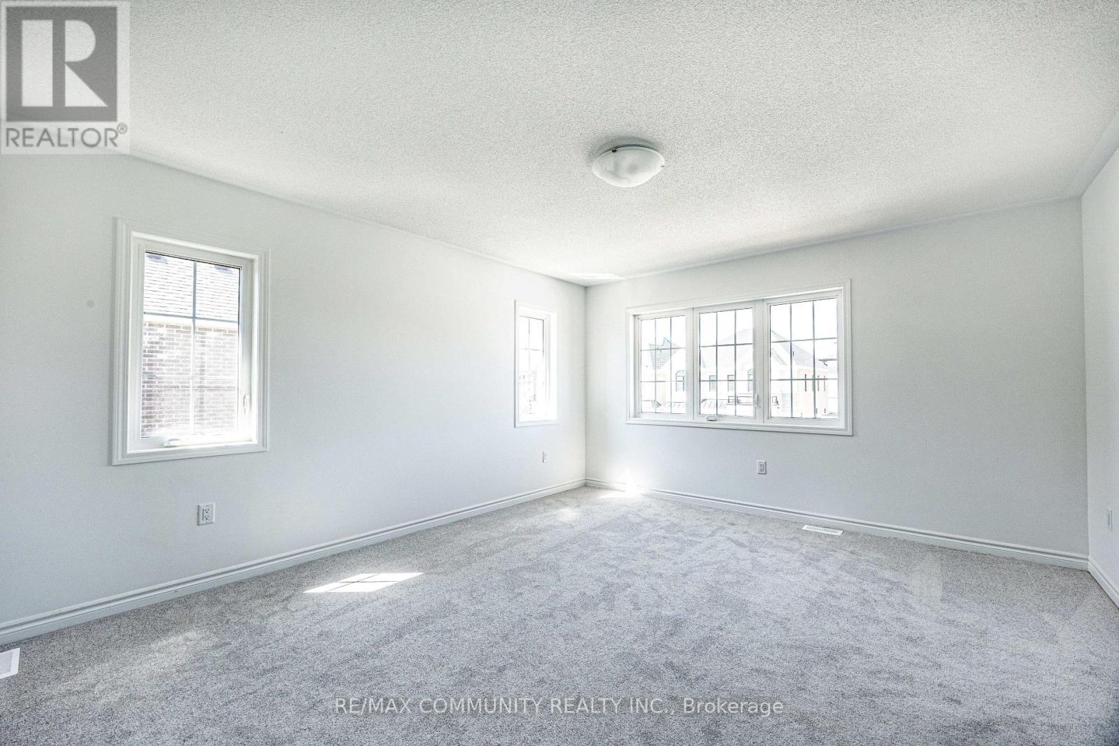 1483 Mockingbird Square, Pickering, Ontario  L1X 0N8 - Photo 15 - E13750114