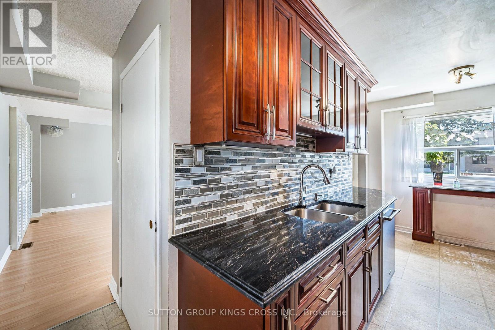 2 Hemlark Court, Brampton, Ontario  L6S 2B7 - Photo 14 - W13777710