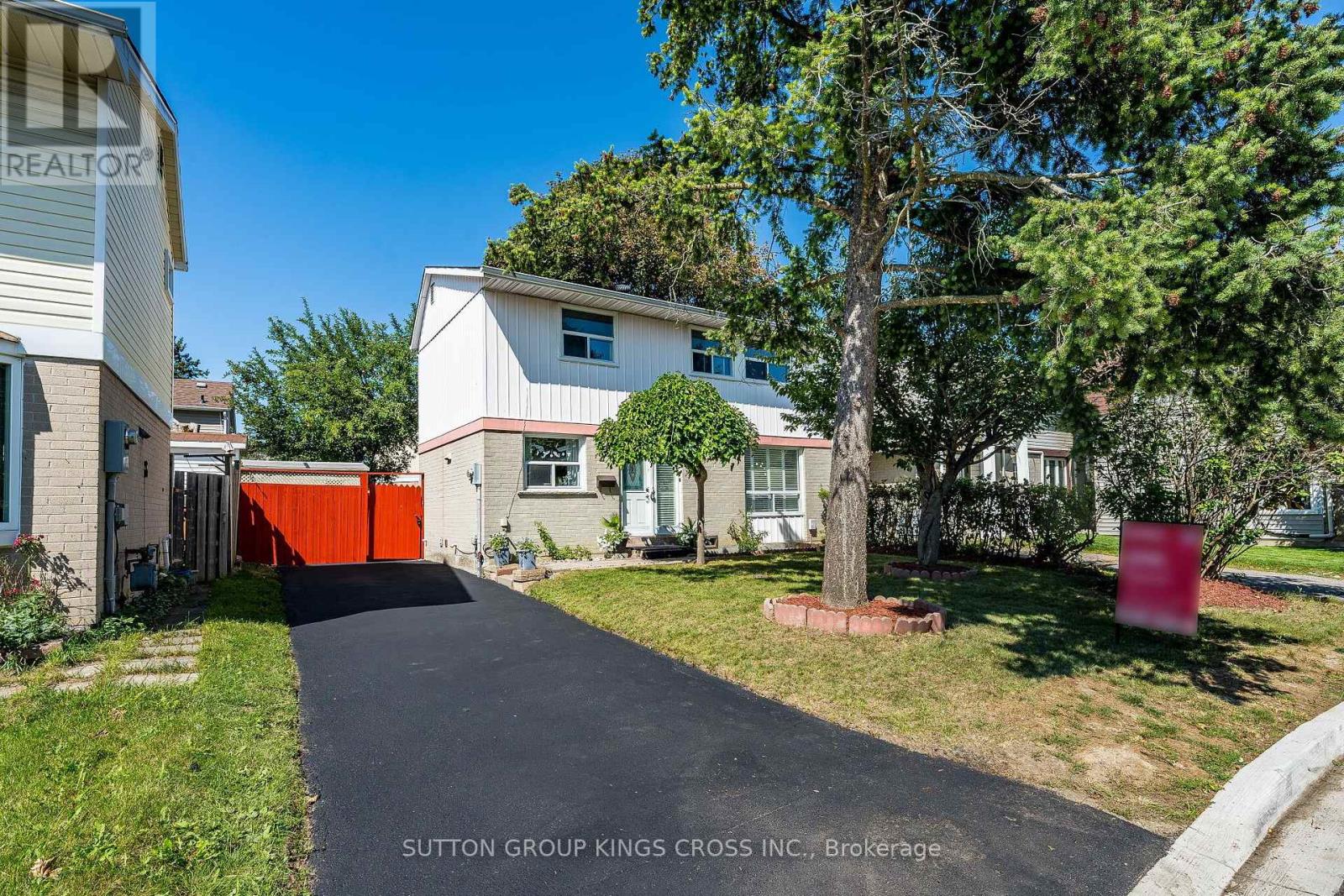 2 Hemlark Court, Brampton, Ontario  L6S 2B7 - Photo 2 - W13777710