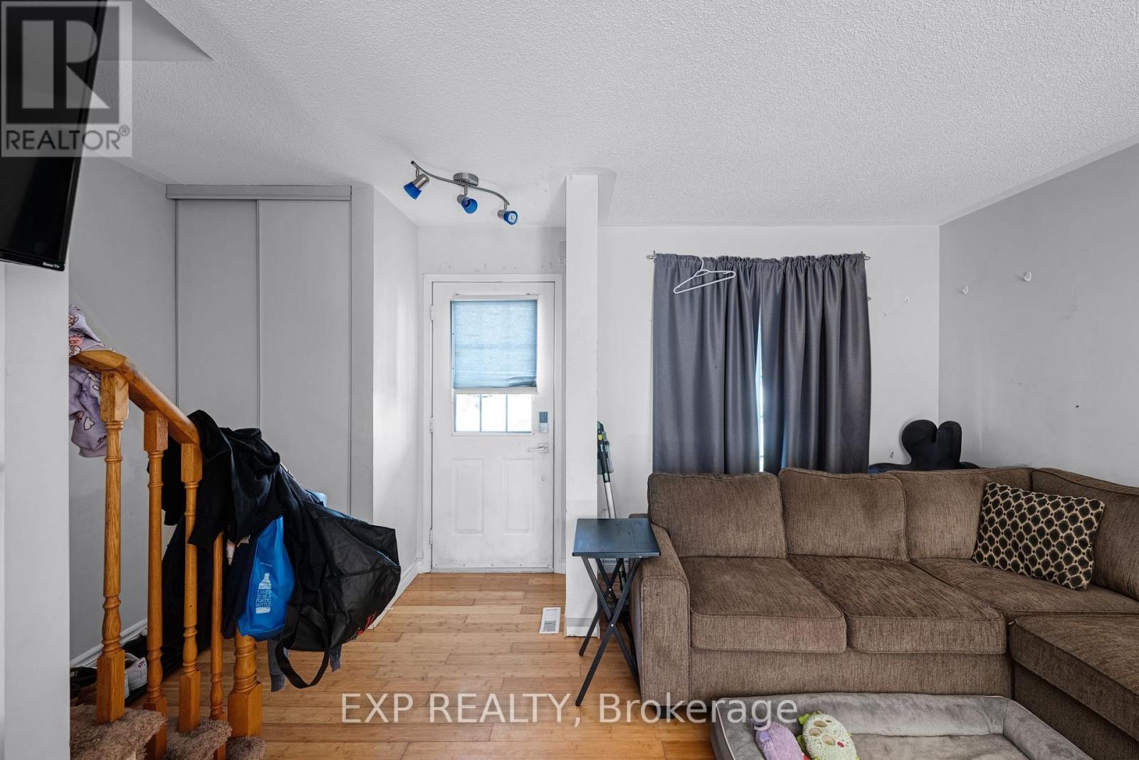 134 Trevino Circle, Barrie, Ontario  L4M 6T8 - Photo 4 - S13760704