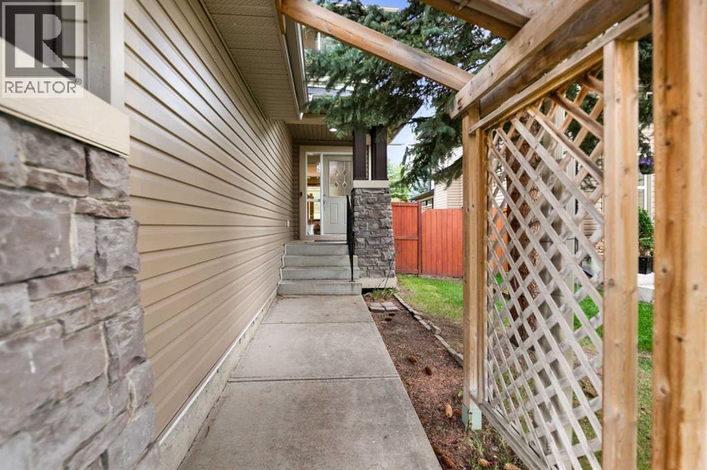49 Panamount Rise NW photo 4