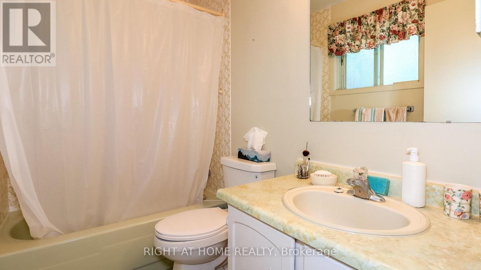 10 Campfire Court, Barrie, Ontario  L4M 5G9 - Photo 33 - S13776206