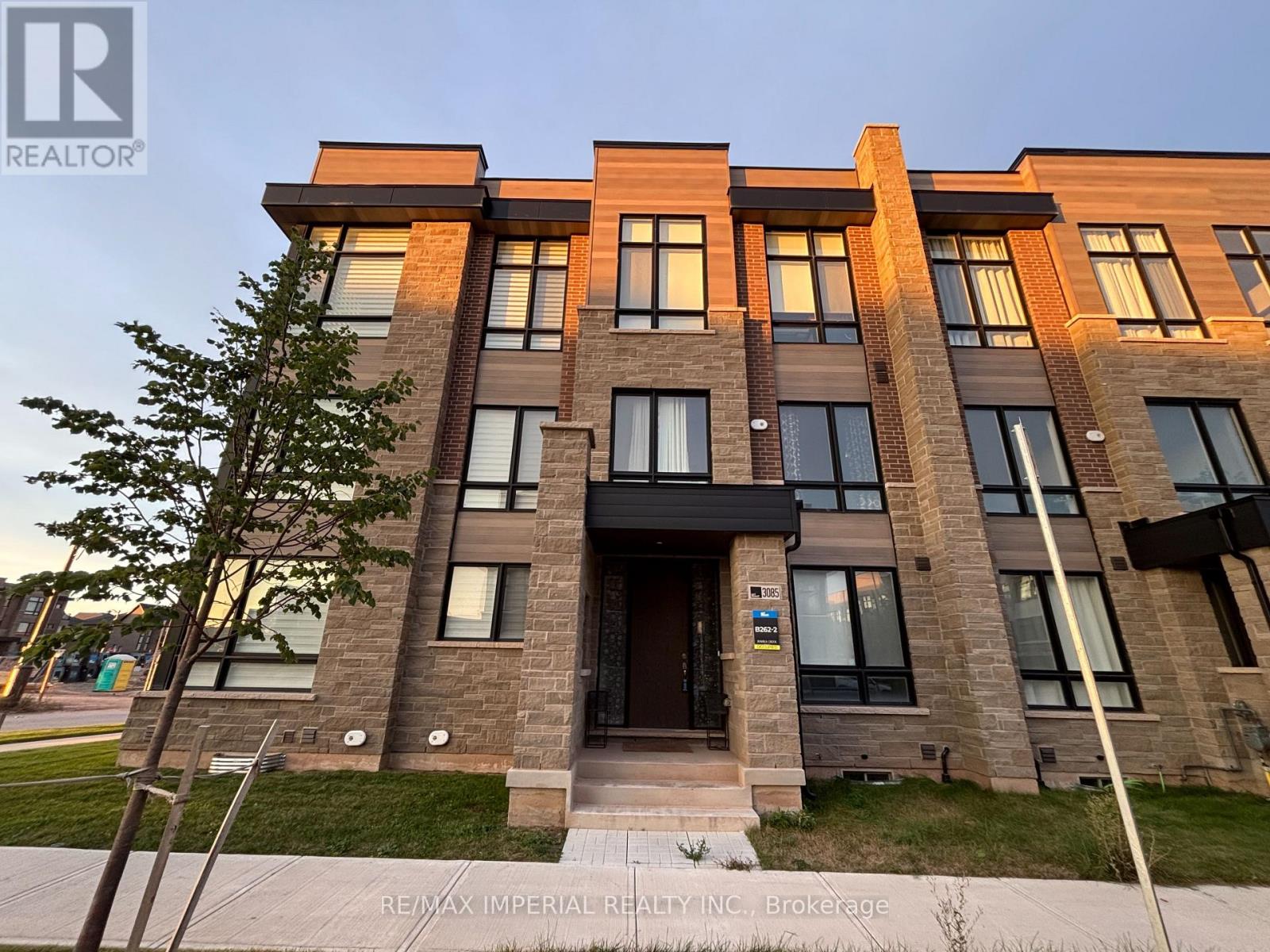 3085 WELSMAN GARDENS, Oakville, Ontario