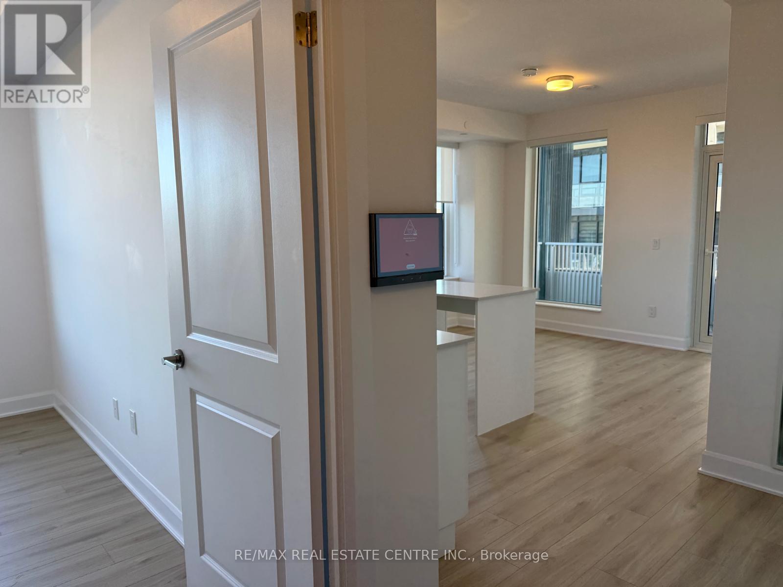 310 - 3240 William Coltson Avenue, Oakville, Ontario  L6H 0X1 - Photo 3 - W13777720
