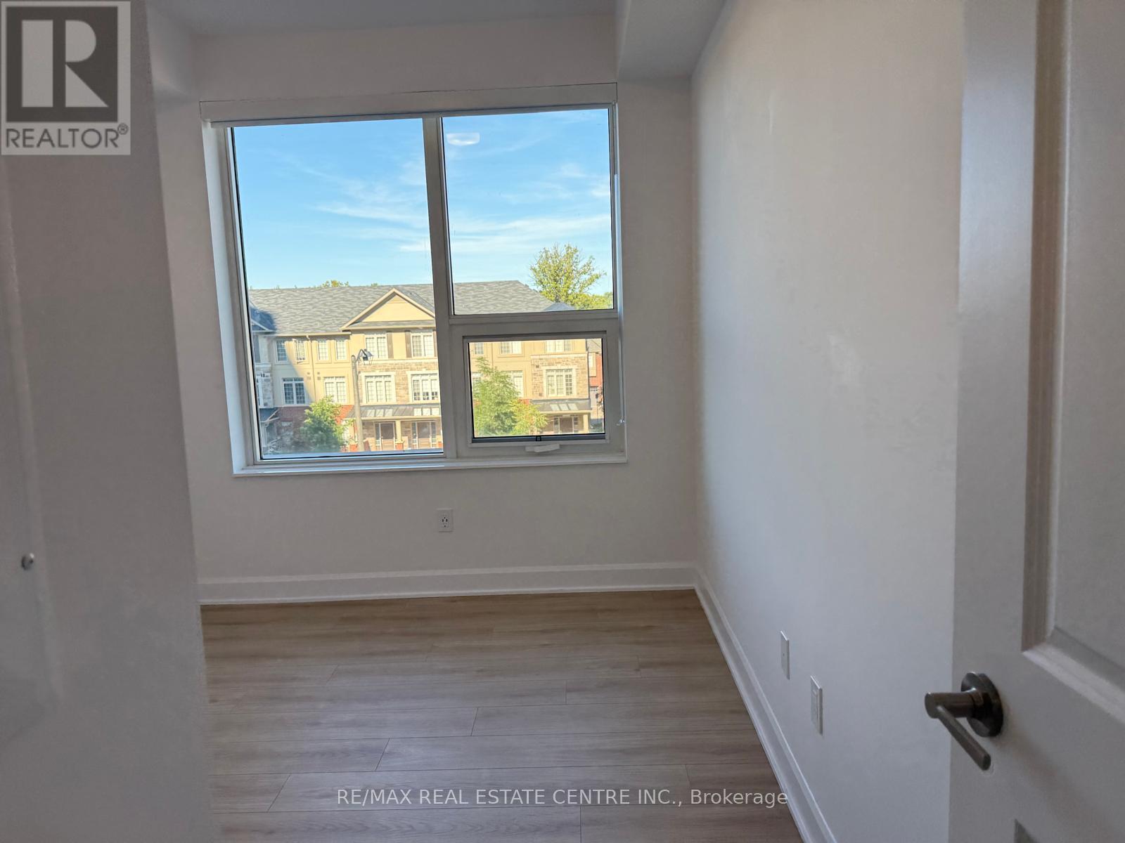310 - 3240 William Coltson Avenue, Oakville, Ontario  L6H 0X1 - Photo 4 - W13777720