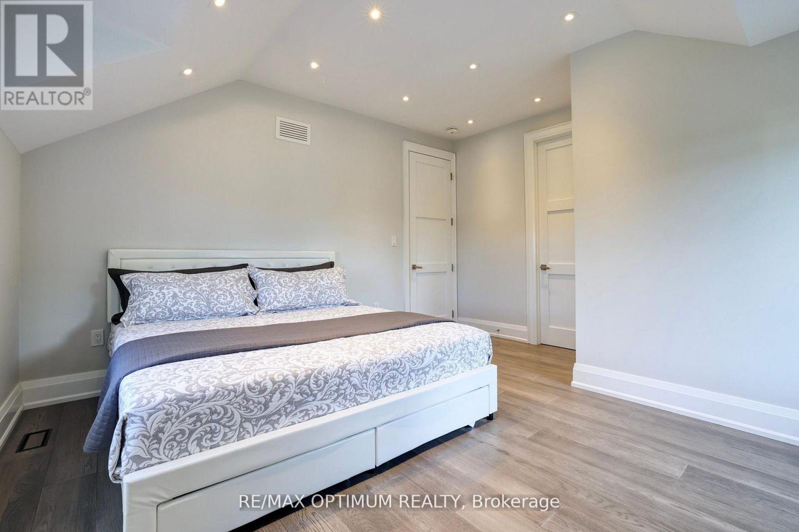 26 Pioneer Drive, Mississauga, Ontario  L5M 1G9 - Photo 36 - W13777734