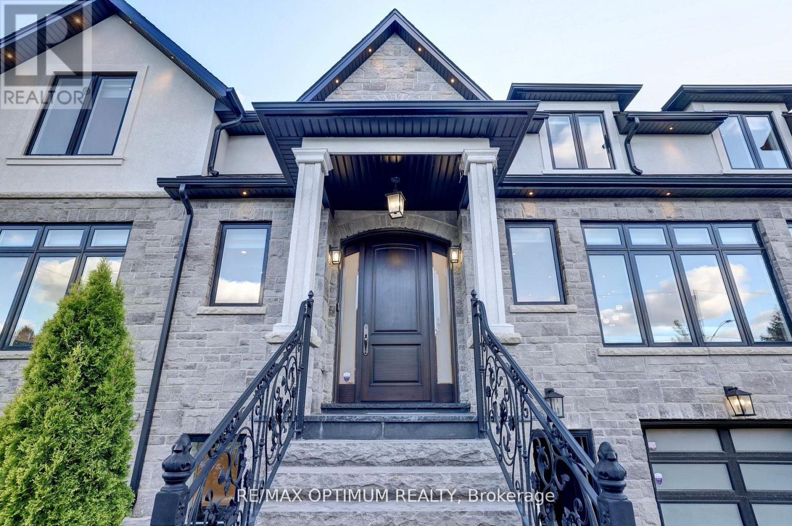 26 Pioneer Drive, Mississauga, Ontario  L5M 1G9 - Photo 4 - W13777734