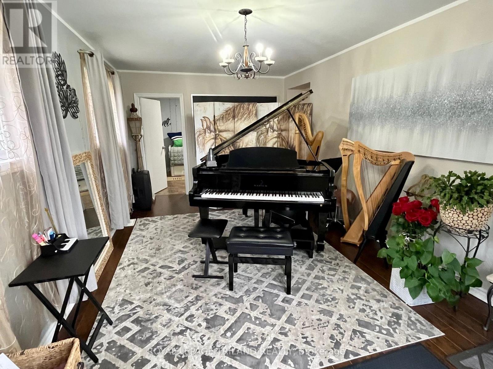 37 Broadway Street, Newbury, Ontario  N0L 1Z0 - Photo 19 - X13777782