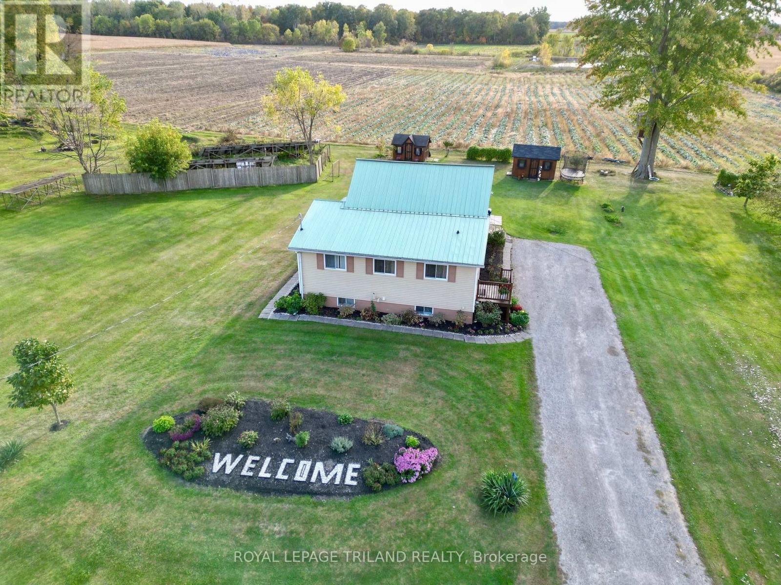37 Broadway Street, Newbury, Ontario  N0L 1Z0 - Photo 2 - X13777782