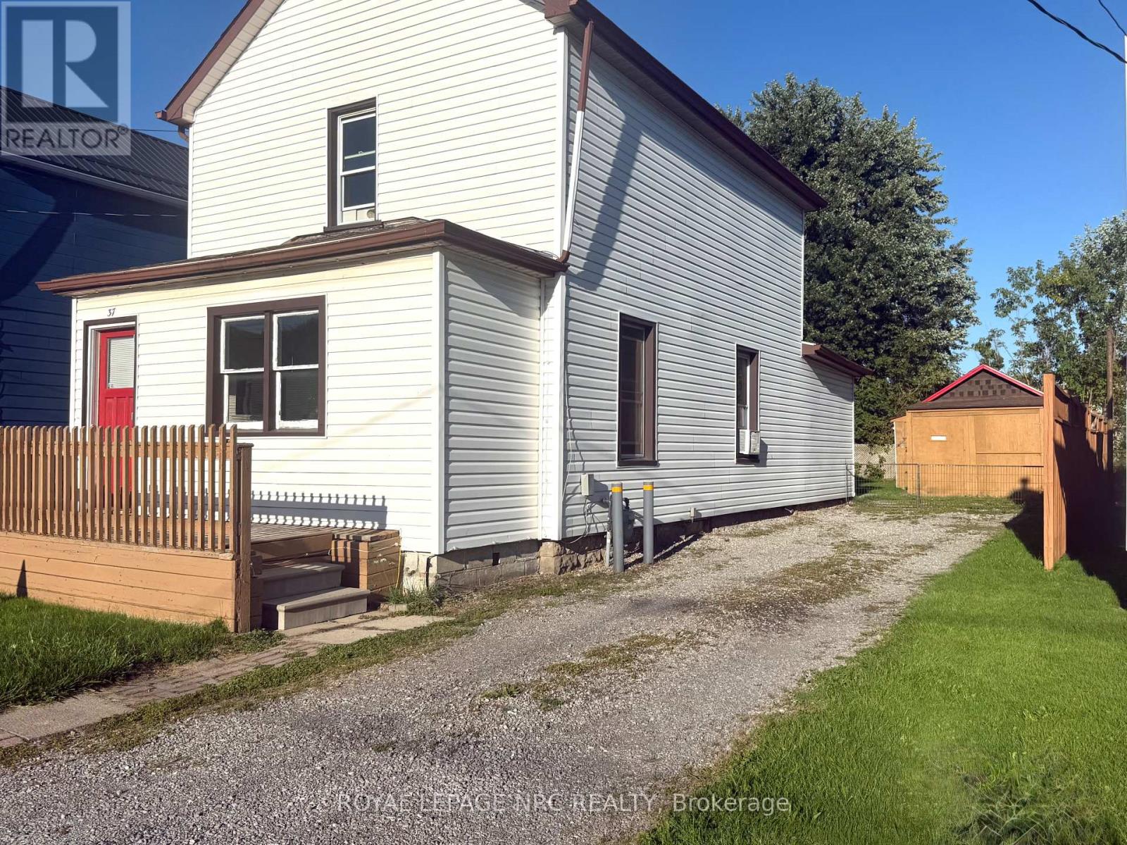 37 Wright Street, Welland, Ontario  L3B 2K2 - Photo 2 - X13777738