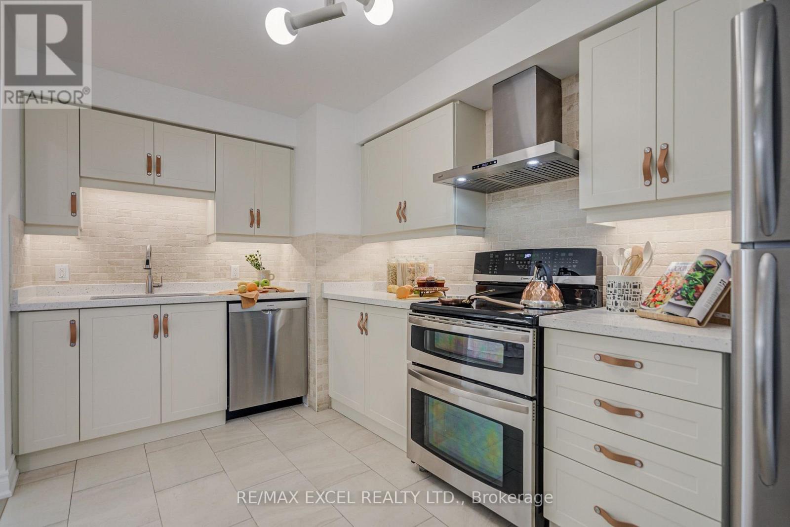 1706 - 8 Lee Centre Drive, Toronto, Ontario  M1H 3H8 - Photo 17 - E13775814