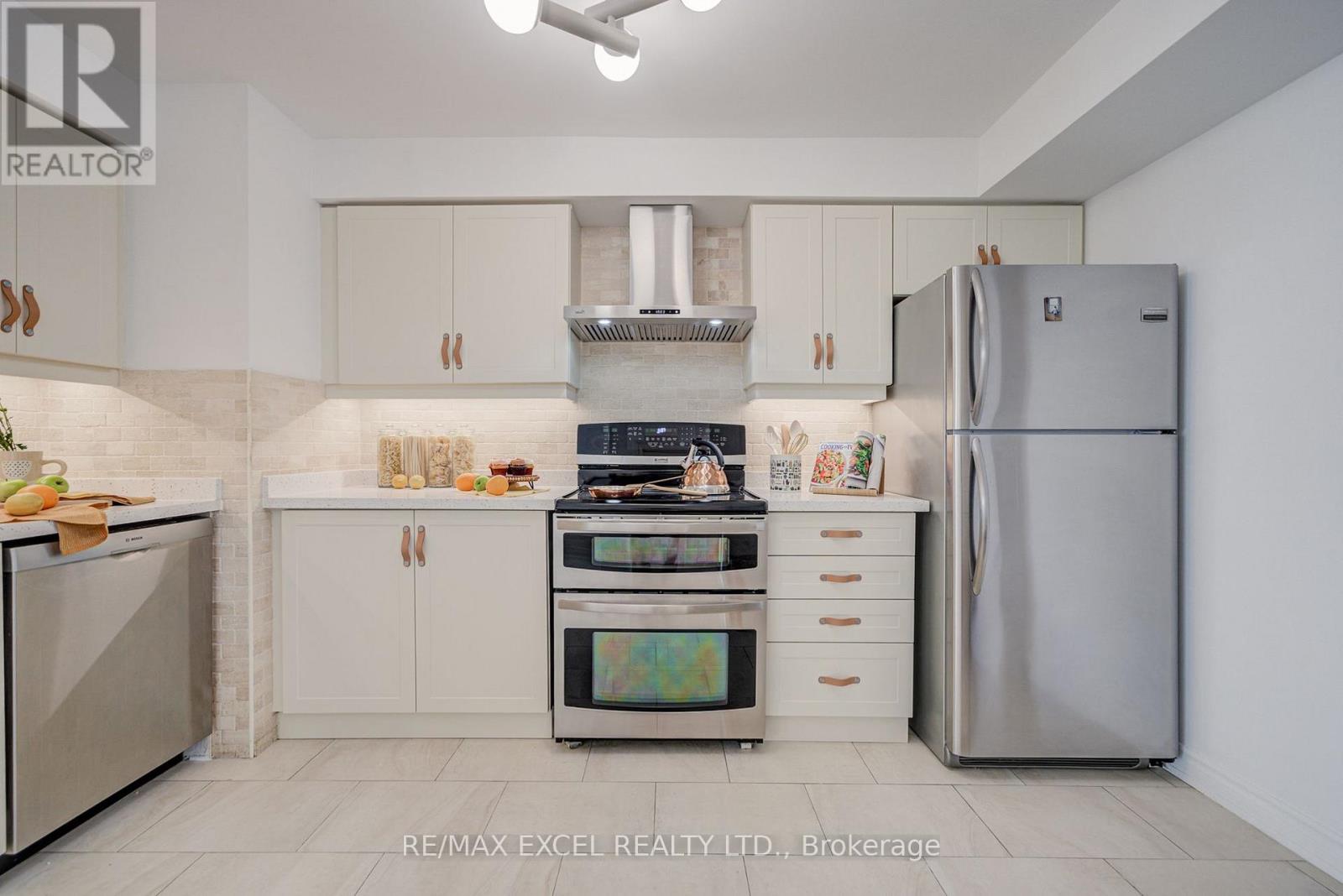 1706 - 8 Lee Centre Drive, Toronto, Ontario  M1H 3H8 - Photo 18 - E13775814